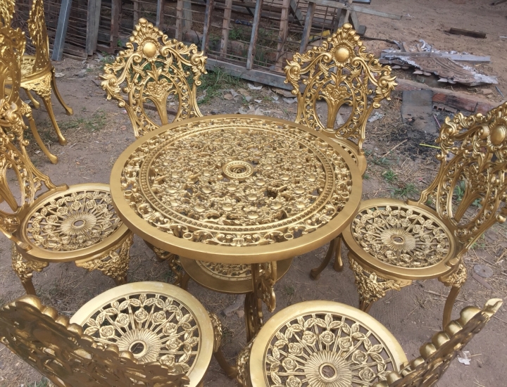 BÀN GHẾ NHÔM ĐÚC